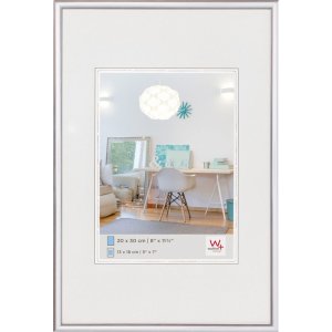 New Lifestyle plastic frame 24x30 cm silver