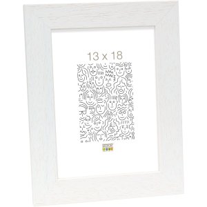 wooden frame S226K white 24x30 cm