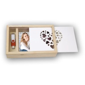 Love Wooden photo box USB + photos 10x15 cm