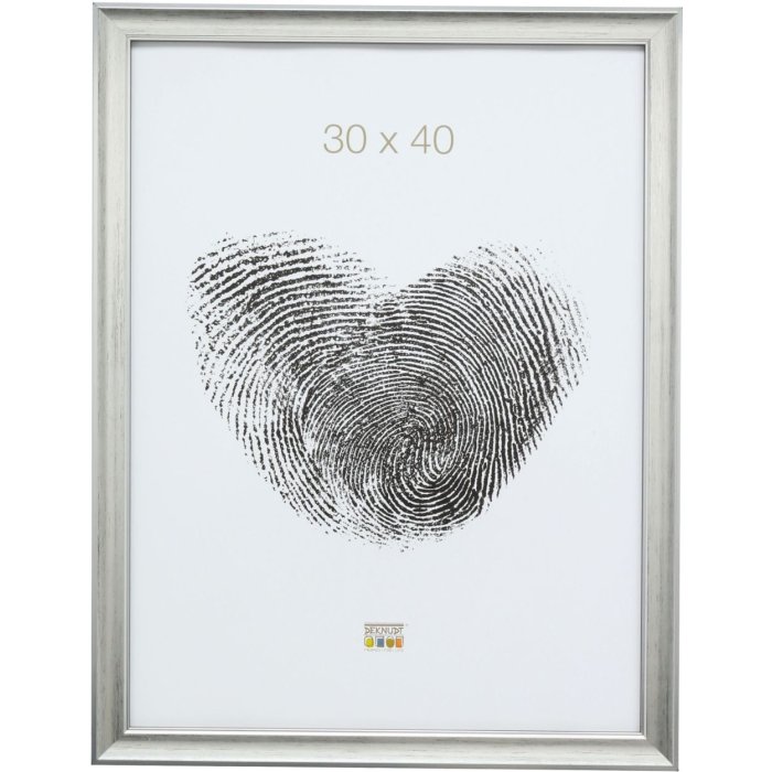 S40JE2 A silver coloured wooden photo frame with a touch of dark gray 20x30 cm