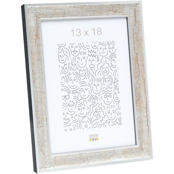 S40JE9 A silver coloured wooden photo frame with a dark brown cracked finish 15x20 cm