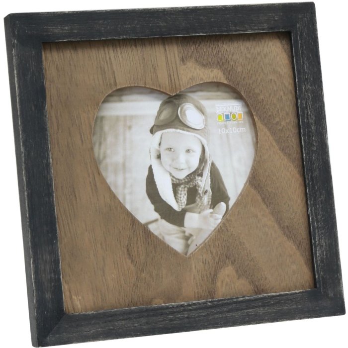 S67TW2 Frame in white with a wooden mount and heart shaped cut 10x10 cm