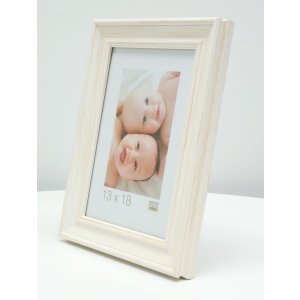 S46LF1 White painted photo frame in cottage style