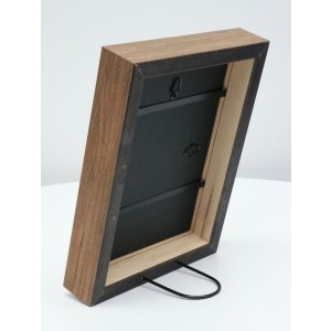 S46PH3 Wooden photo frame in beige with a wood coloured side