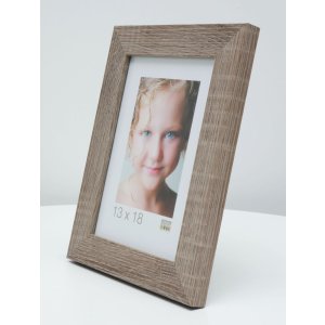 S49BH3 Photo frame in a grey wood colour