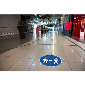 Adhesive sign Keep distance 20 cm