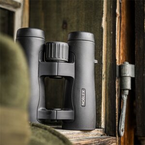 Noblex binoculars NF 10x42 Vector